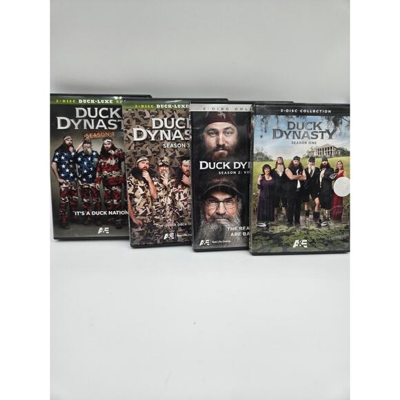 Duck Dynasty DVD Bundle: Seasons 1, 2, 3 & 4 — Pre-owned Collection - Picture 1 of 9